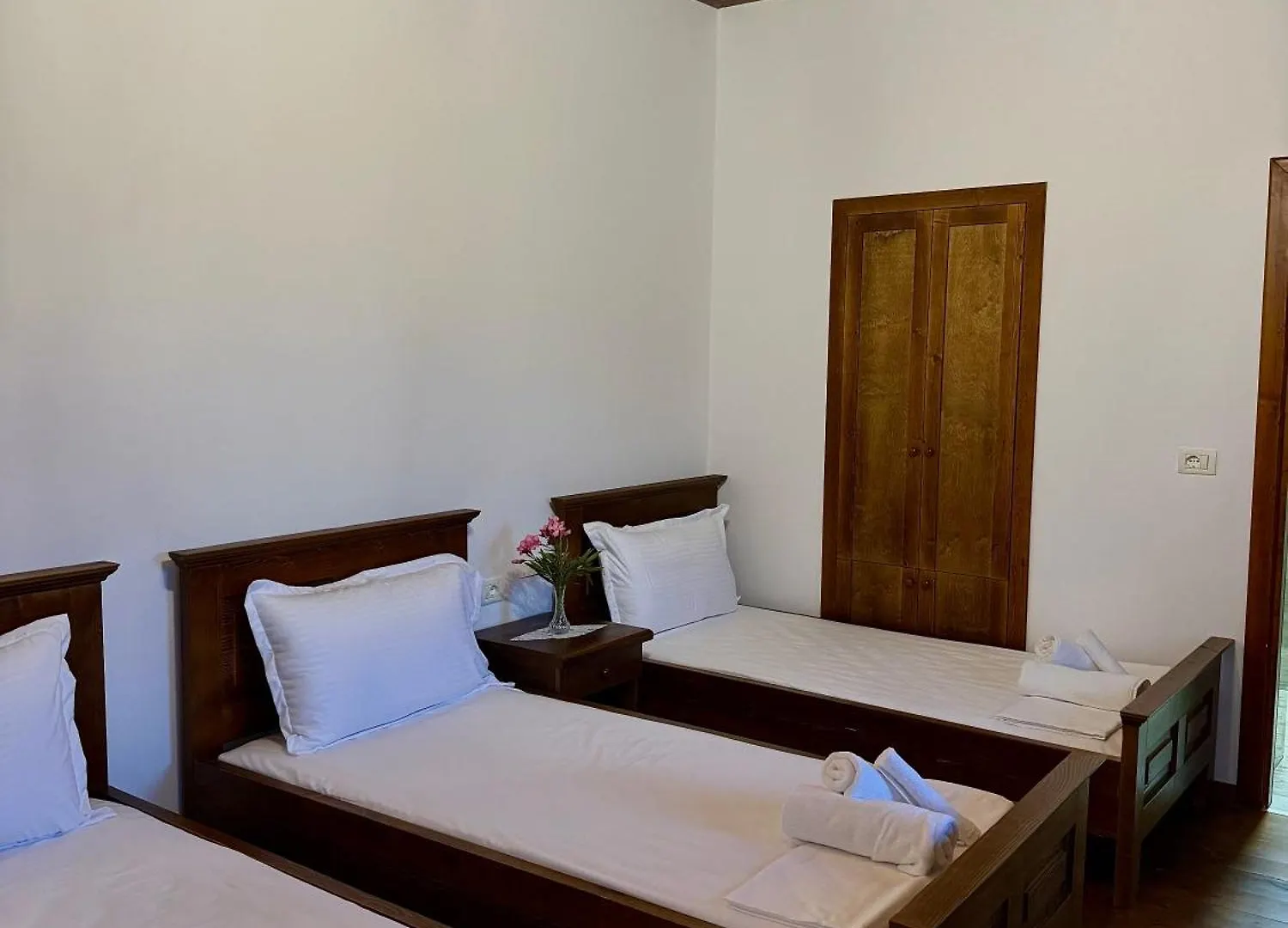 Villa Merkaj, Berat Castle 0*,