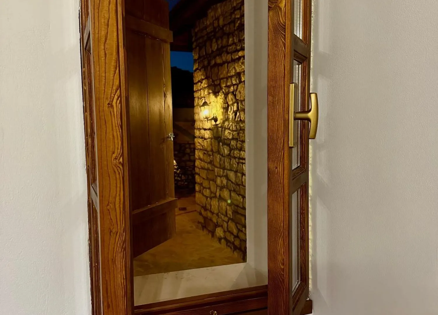 Villa Merkaj, Berat Castle 0*,